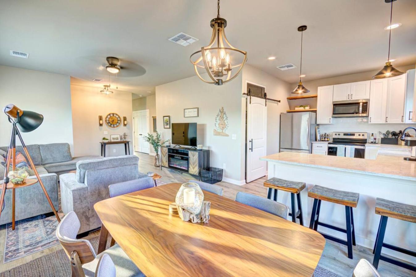 The Lodge At Little Ranches Central Sleeps 26 Wimberley Eksteriør billede