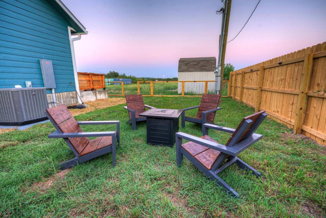 The Lodge At Little Ranches Central Sleeps 26 Wimberley Eksteriør billede