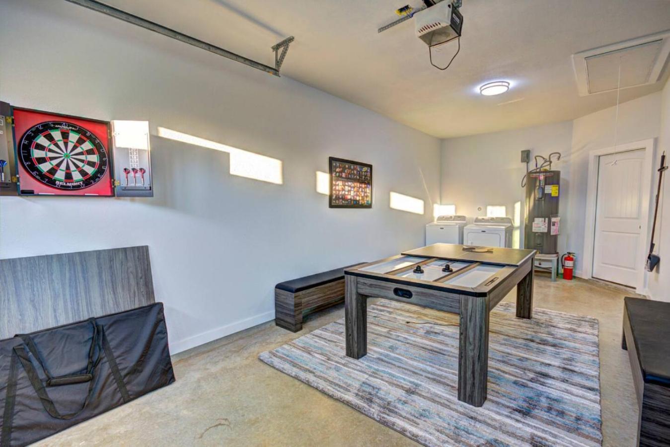 The Lodge At Little Ranches Central Sleeps 26 Wimberley Eksteriør billede