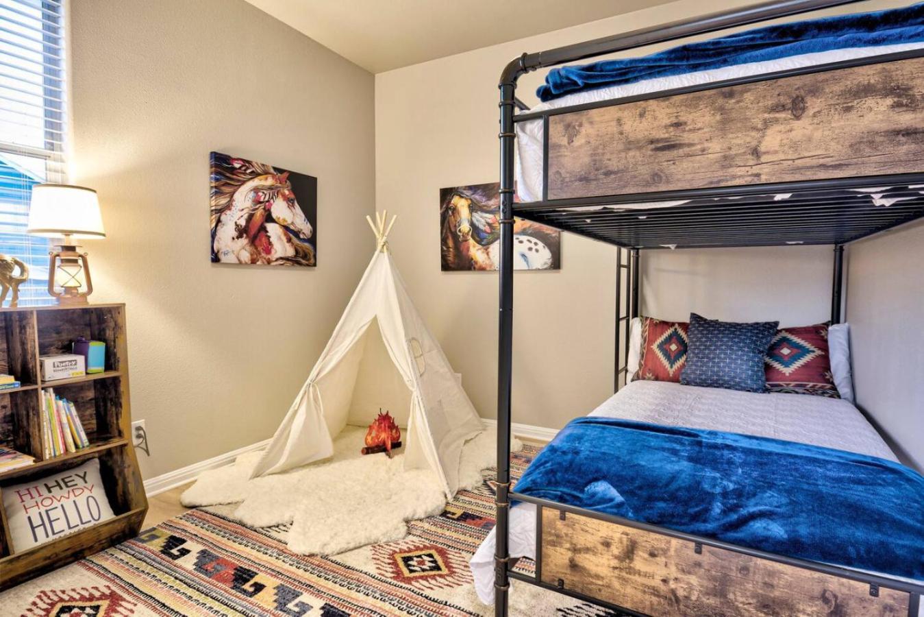 The Lodge At Little Ranches Central Sleeps 26 Wimberley Eksteriør billede