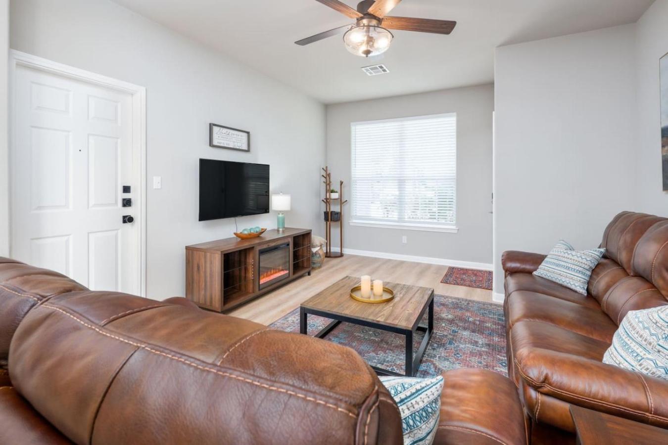 The Lodge At Little Ranches Central Sleeps 26 Wimberley Eksteriør billede