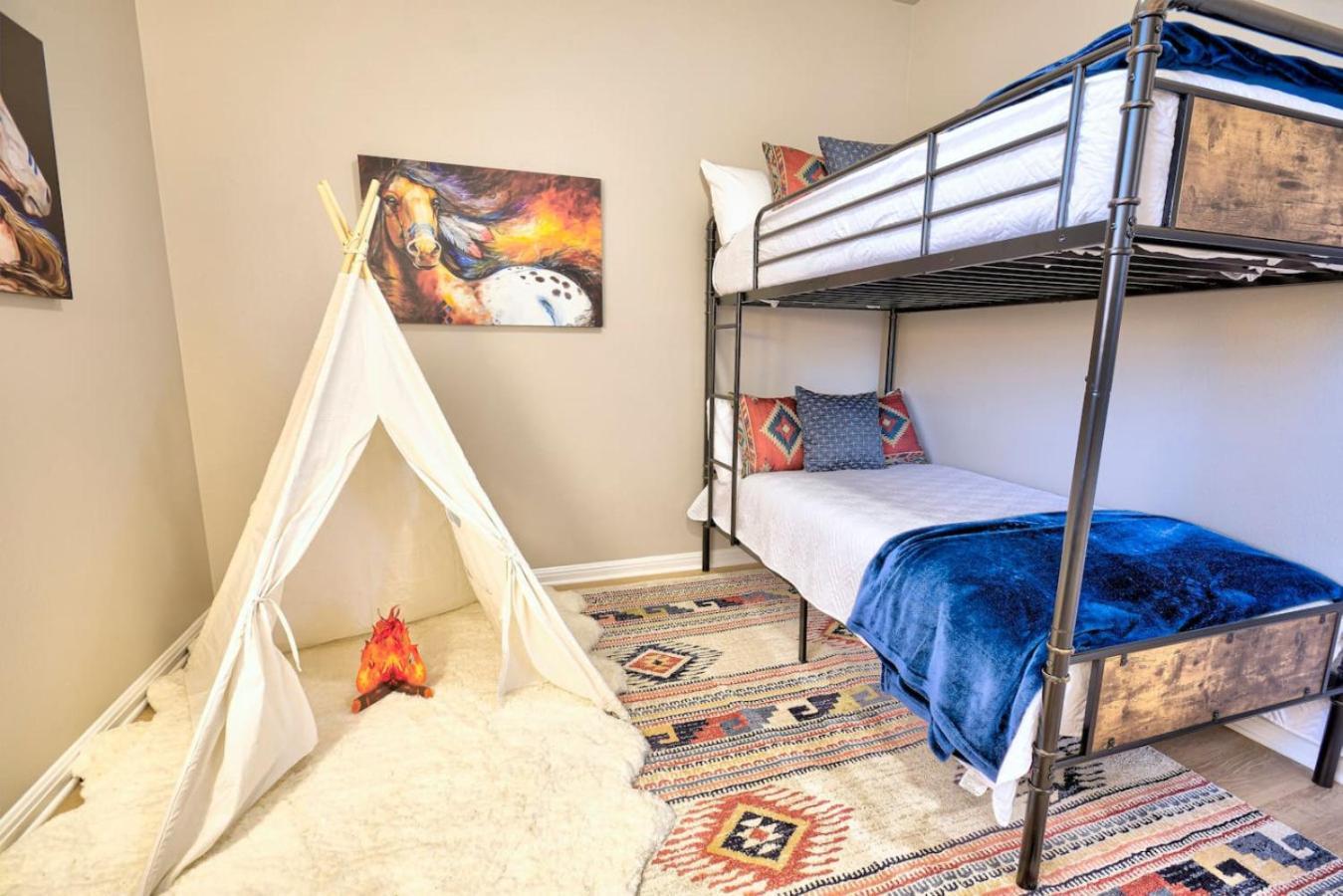 The Lodge At Little Ranches Central Sleeps 26 Wimberley Eksteriør billede
