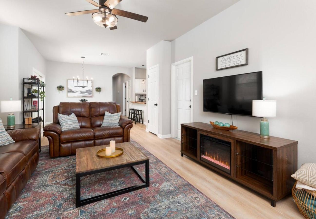 The Lodge At Little Ranches Central Sleeps 26 Wimberley Eksteriør billede