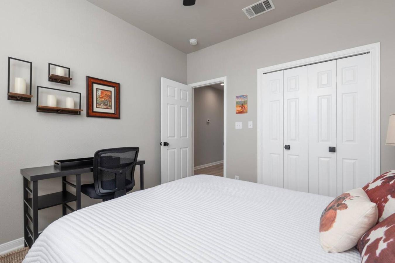 The Lodge At Little Ranches Central Sleeps 26 Wimberley Eksteriør billede