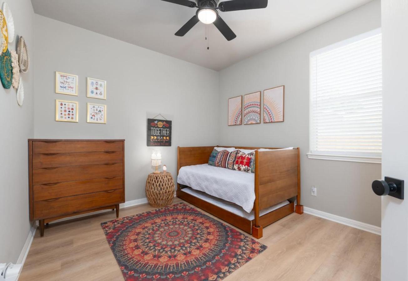 The Lodge At Little Ranches Central Sleeps 26 Wimberley Eksteriør billede